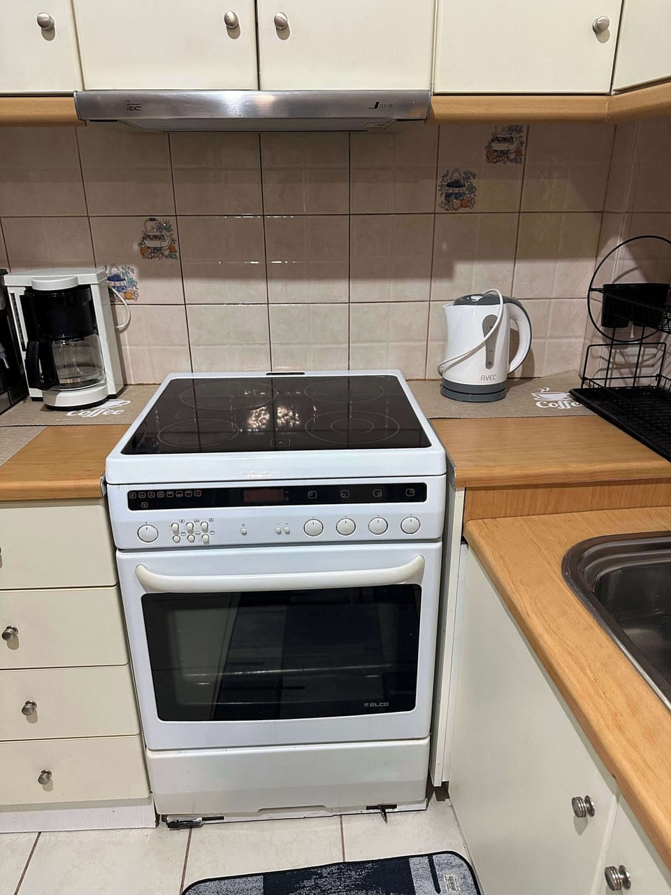 Compact Kitchen with Oven & Stove