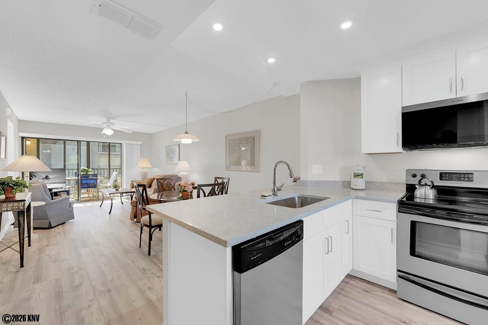 Bright and spacious, this air chilled 2 Bedroom/2 Bath vacation condo is just across the street from the beach