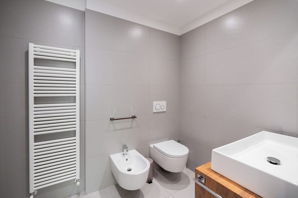 Apartment, 4 Bedrooms | Bathroom