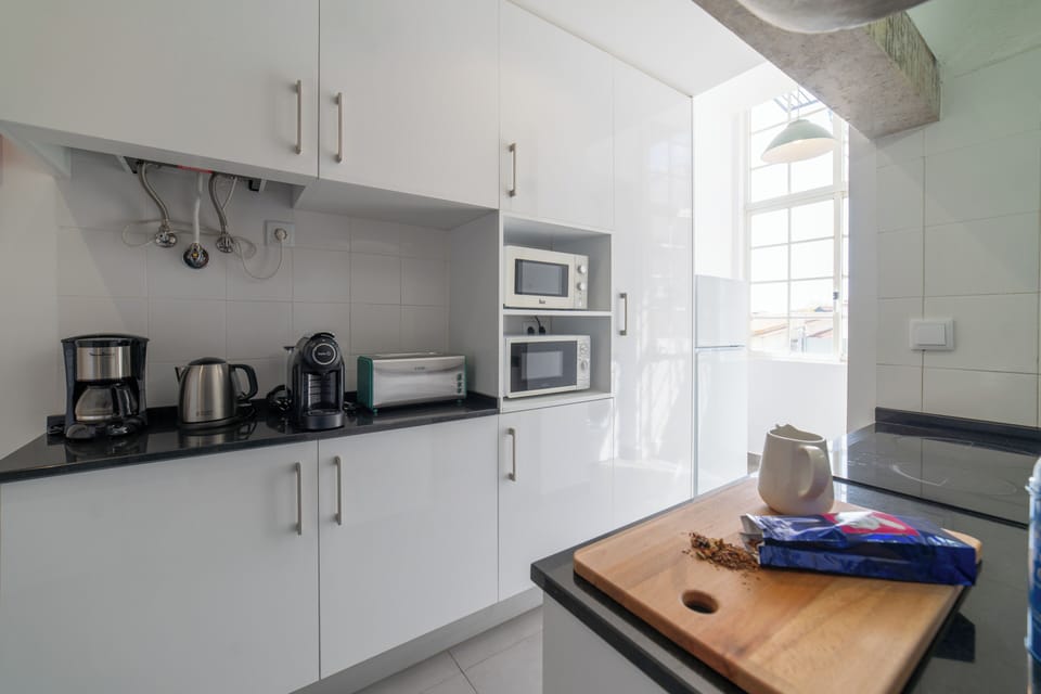Comfort Apartment, 4 Bedrooms (Desterro Historical 4) | Private kitchen | Fridge, microwave, oven, stovetop