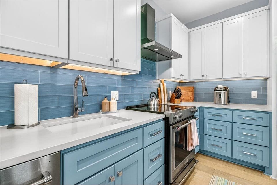 Kitchen, 1st Floor