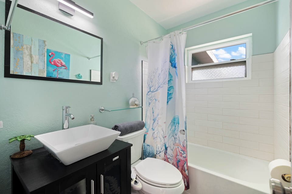 Heated Pool & Boat Dock! Port Charlotte Getaway Cottage in Port Charlotte