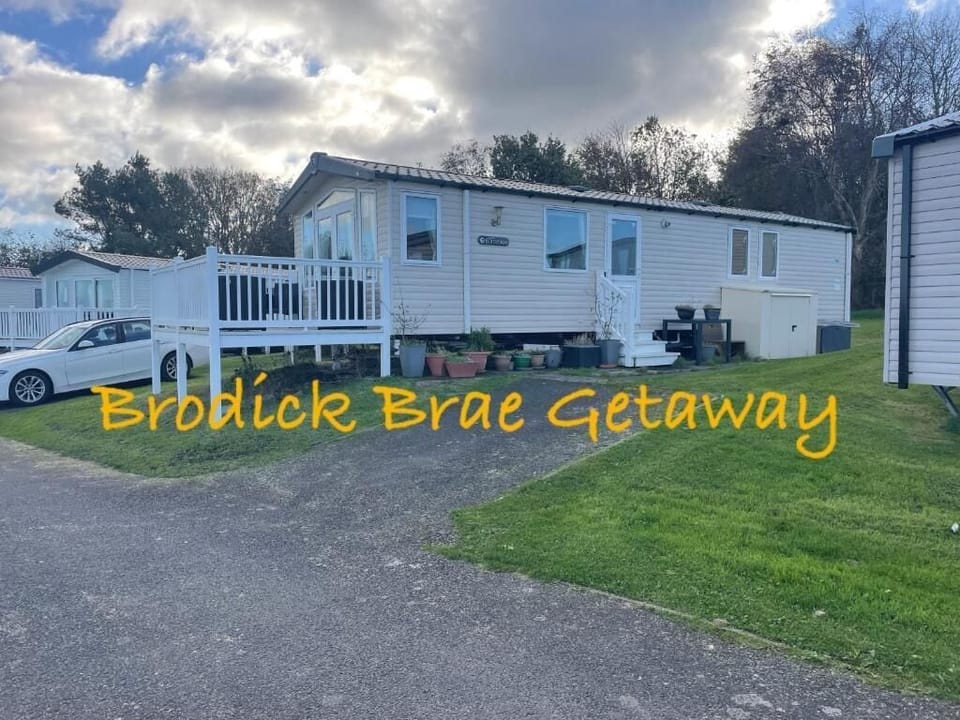Mobile Home, 3 Bedrooms, Smoking, Balcony | Property grounds