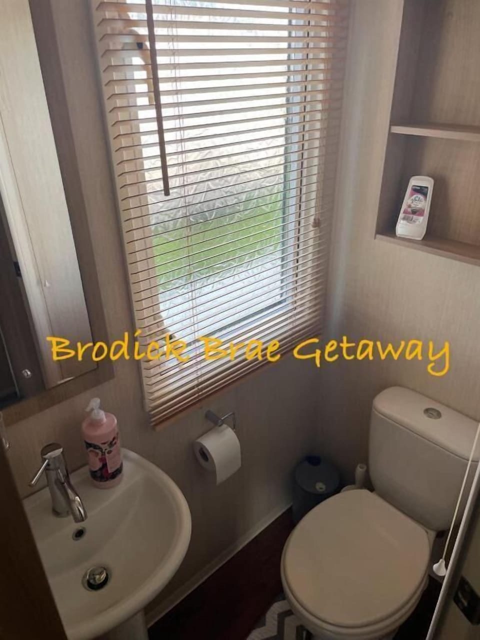Mobile Home, 3 Bedrooms, Smoking, Balcony | Bathroom