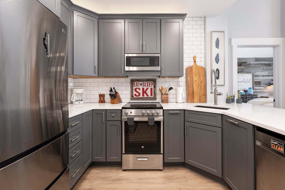 Condo, 2 Bedrooms | Private kitchen | Coffee/tea maker, fridge, oven, toaster
