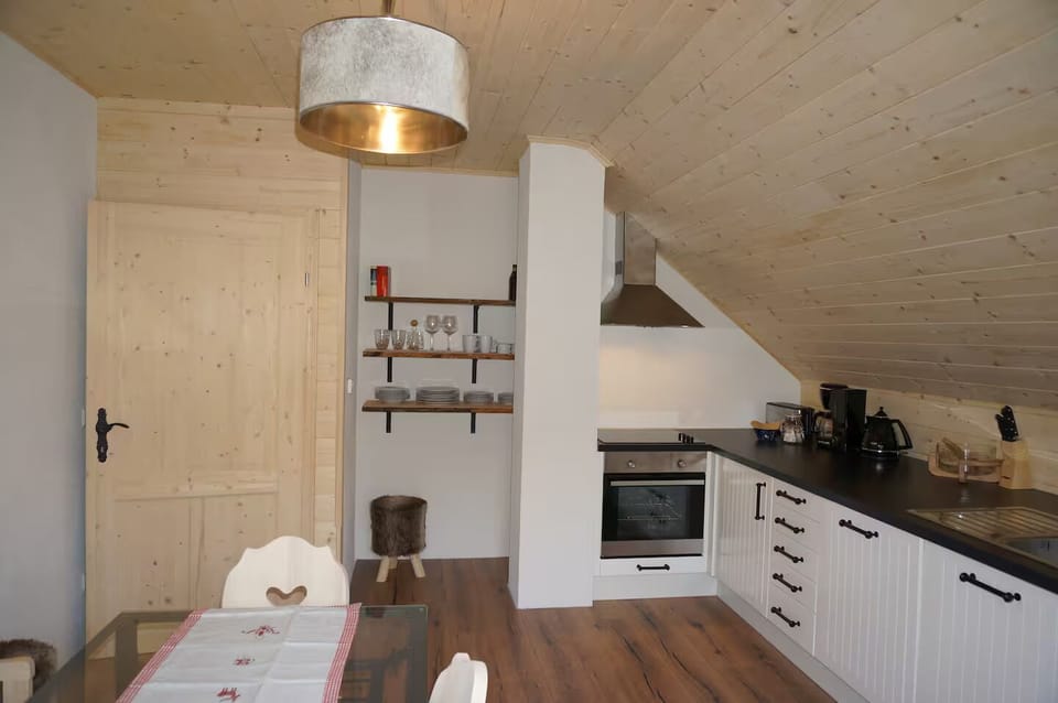 Apartment, 2 Bedrooms, Pets Allowed, Mountain View | Private kitchen | Coffee/tea maker, electric kettle