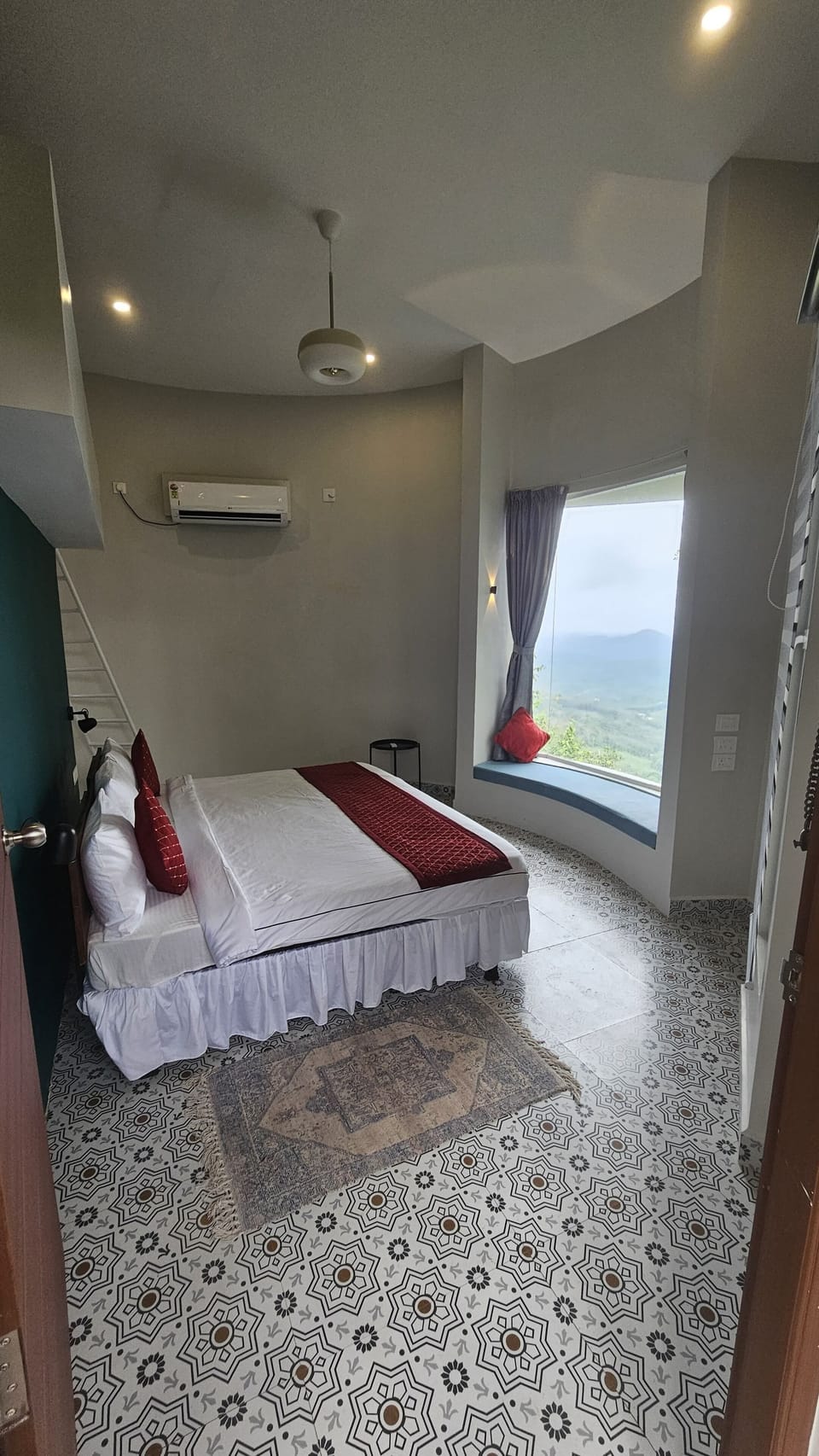 Family Triple Room, Valley View | Laptop workspace