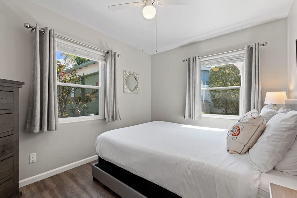 Alternate view of Queen Bedroom