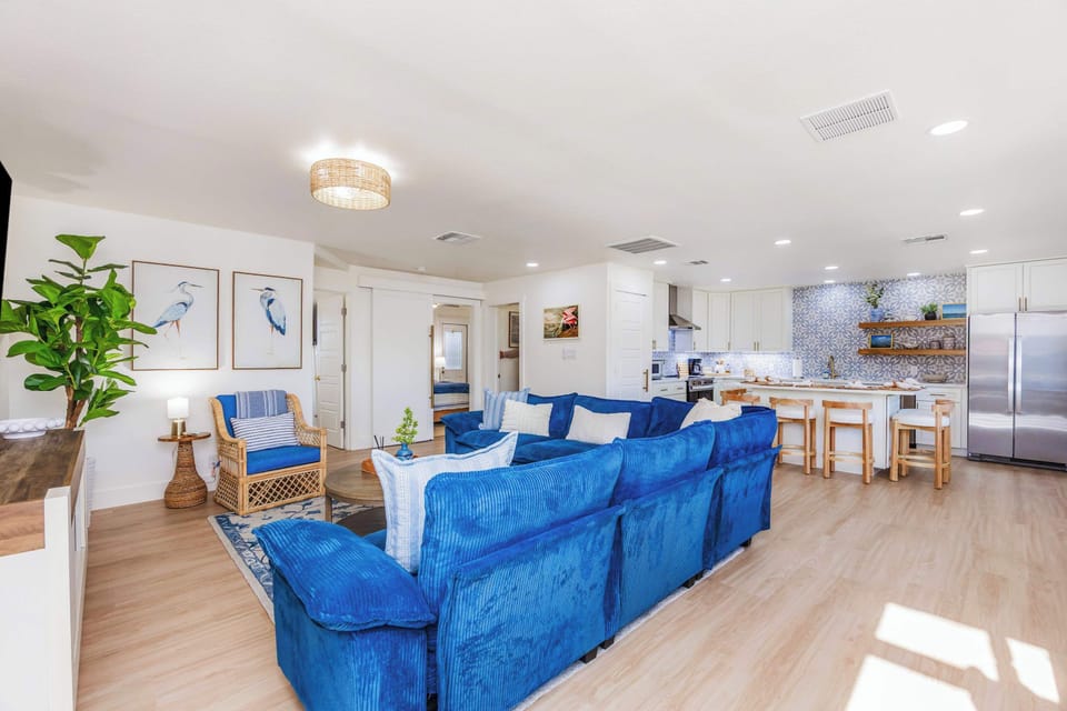 House, Multiple Beds, Pool Access, Pool View (Dream Weaver) | Living area