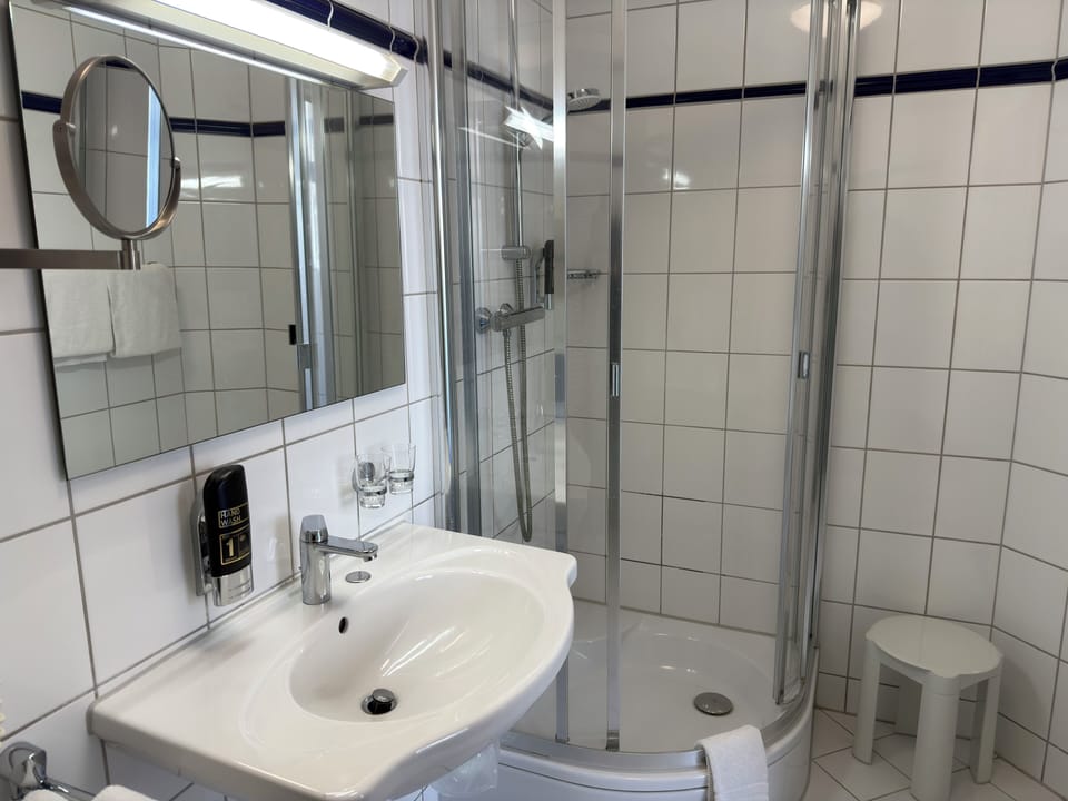 Standard Double Room | Bathroom