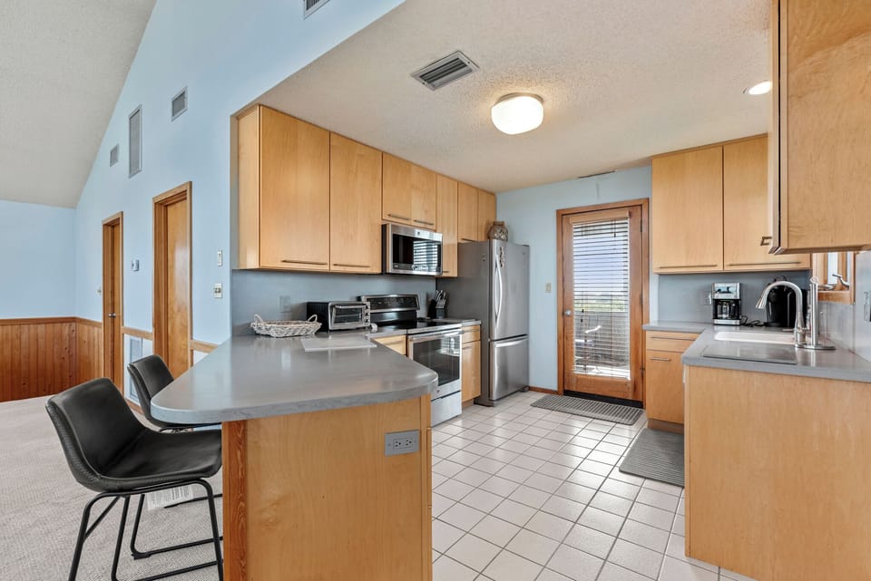 DU602: Sandhill Unit | Top Level Kitchen