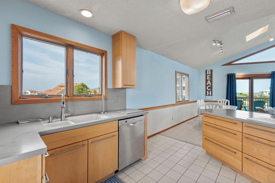 DU602: Sandhill Unit | Top Level Kitchen