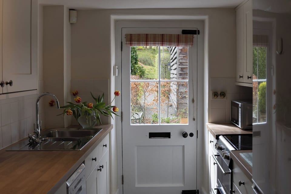 Cottage | Private kitchen | Cookware/dishes/utensils