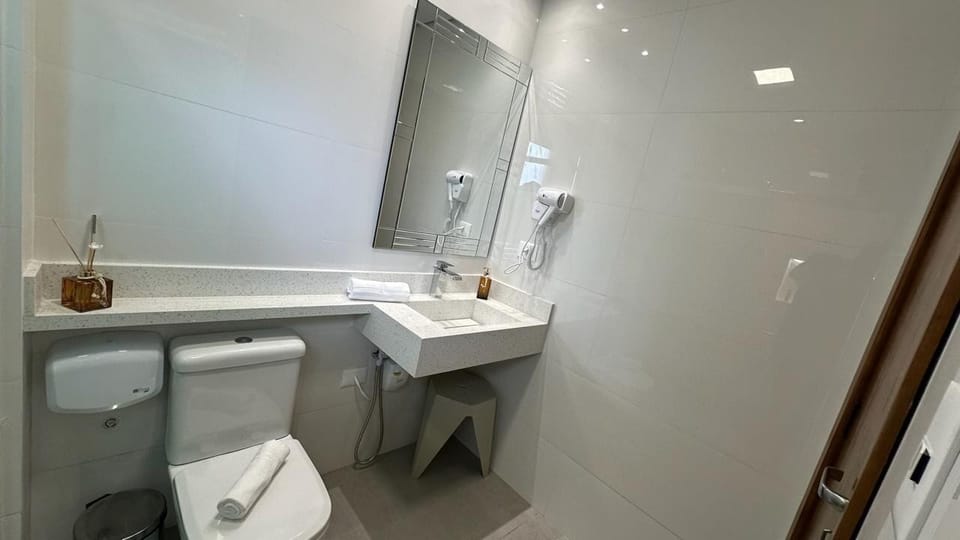 Standard Suite | Bathroom