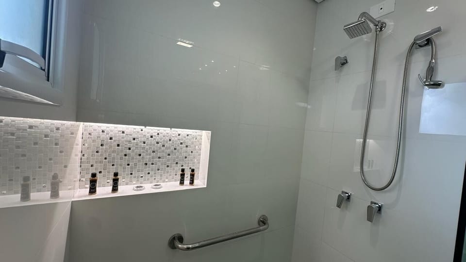 Standard Suite | Bathroom