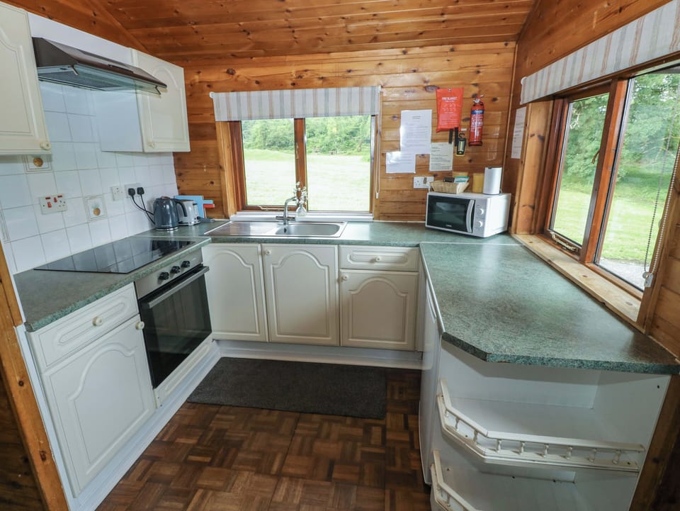Cottage | Private kitchen | Cookware/dishes/utensils