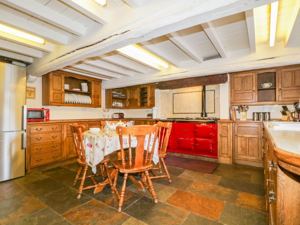 Dishwasher, cookware/dishes/utensils