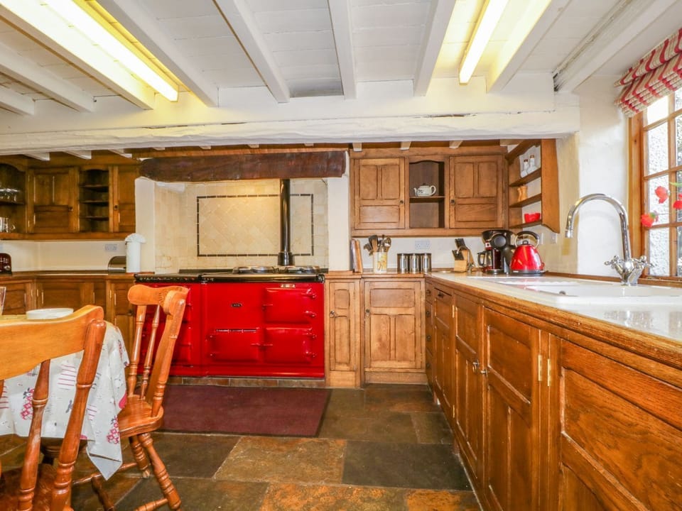 Dishwasher, cookware/dishes/utensils