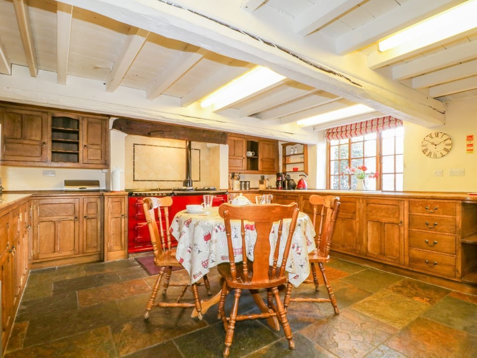 Dishwasher, cookware/dishes/utensils