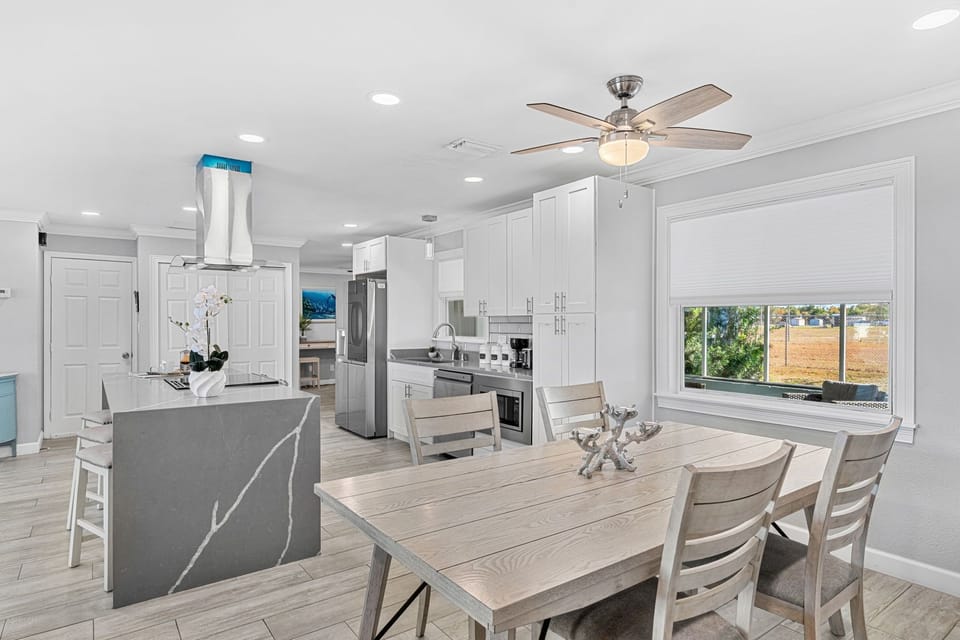 House (4 Bedrooms) | Dining room