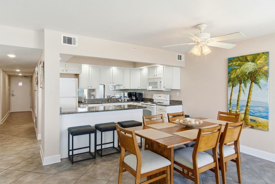 Condo, 1 King Bed with Sofa bed (SeaSpray West 303-Gulf Front) | Dining