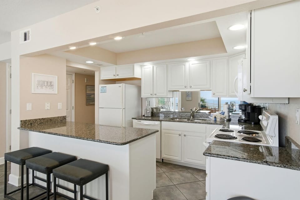 Condo, 1 King Bed with Sofa bed (SeaSpray West 303-Gulf Front) | Private kitchen | Oven, toaster