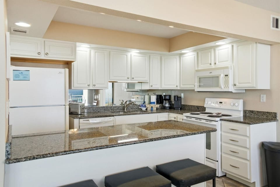 Condo, 1 King Bed with Sofa bed (SeaSpray West 303-Gulf Front) | Private kitchen | Oven, toaster