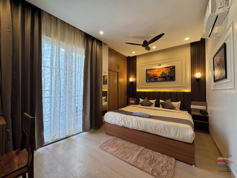 Comfort Room, Balcony, City View | Laptop workspace, soundproofing, free WiFi