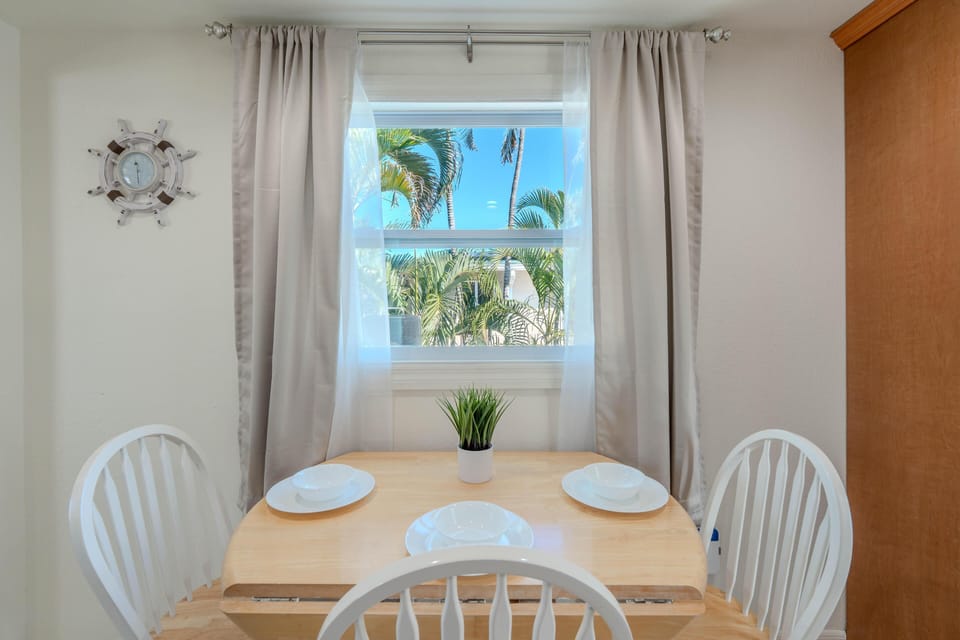 House, Multiple Beds (Bonita Estate) | Dining