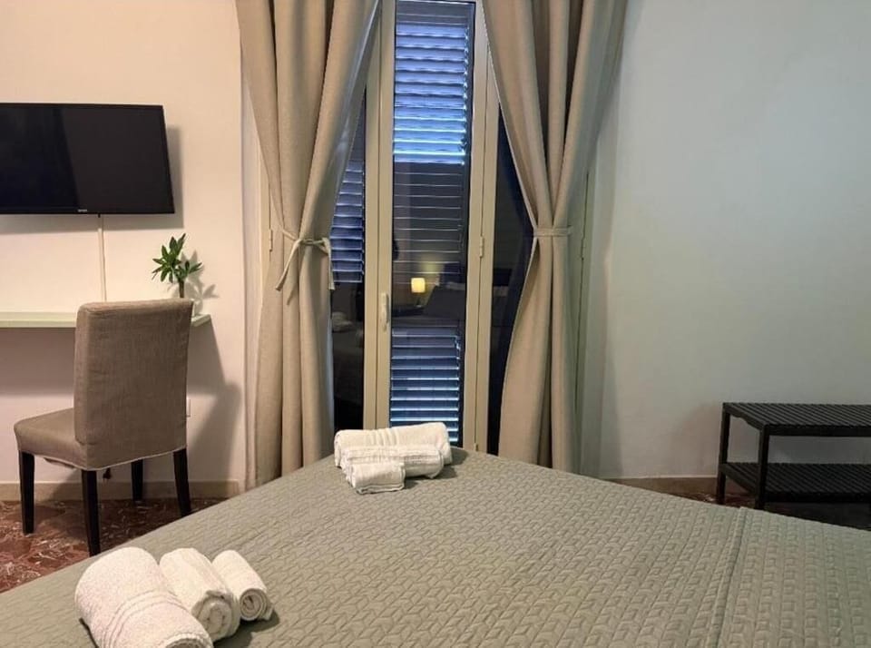 Wedding room with balcony | Free WiFi