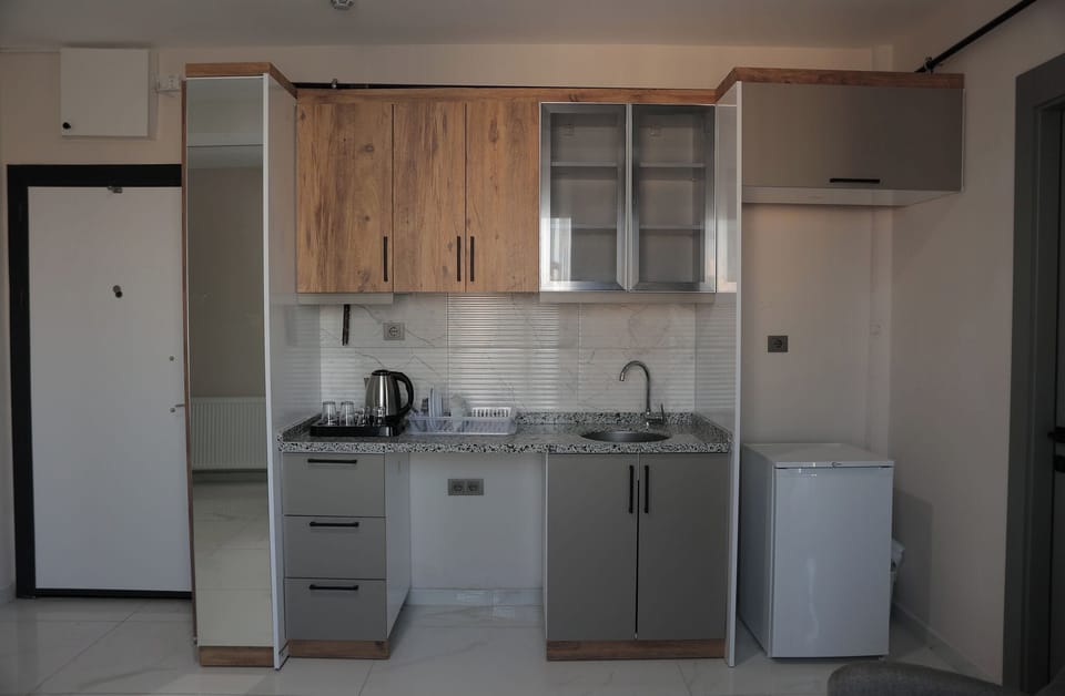 Suite, Balcony, Sea View | Interior