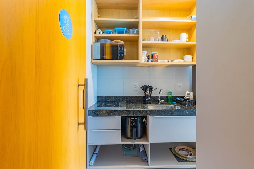 Basic Apartment | Private kitchen | Cookware/dishes/utensils