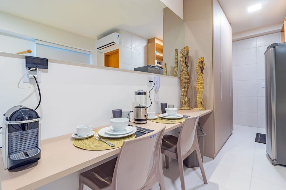 Basic Apartment | Dining