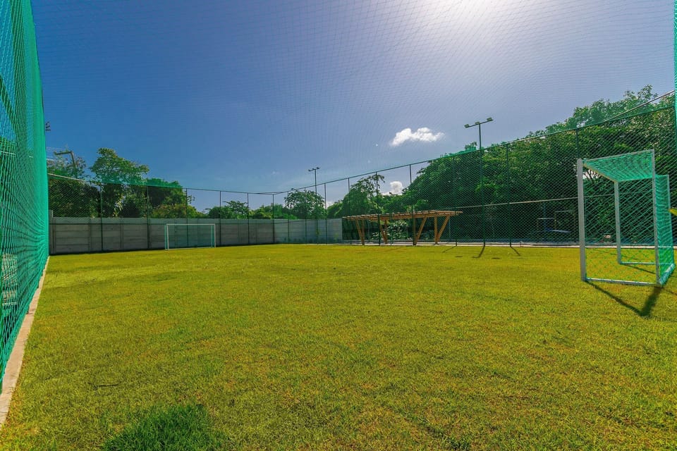 Basic Apartment | Sport court