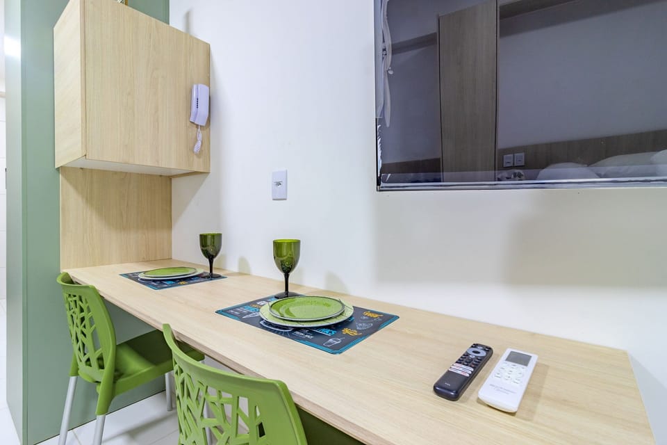 Basic Apartment | Dining
