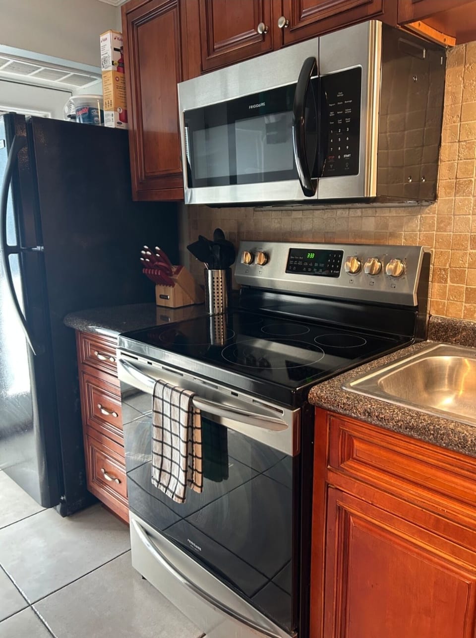Full kitchen with all amenities