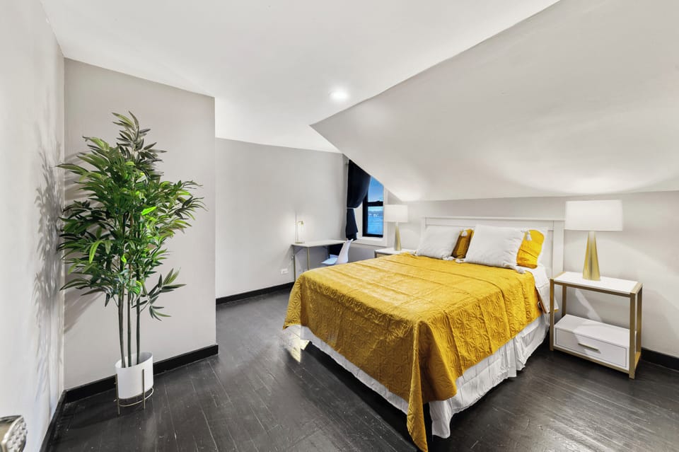 Exclusive Room | Desk