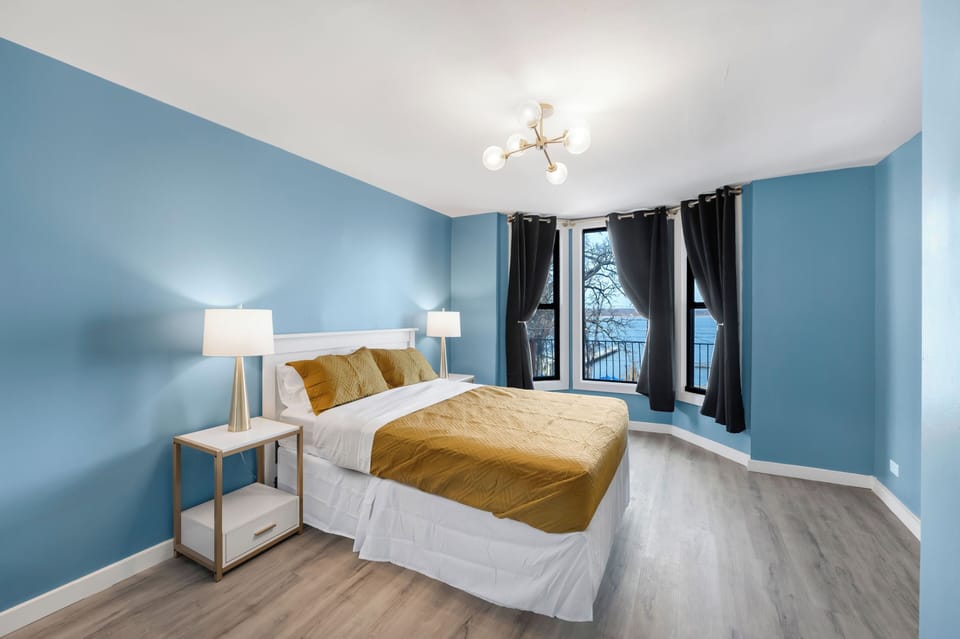 Deluxe Double Room | Desk