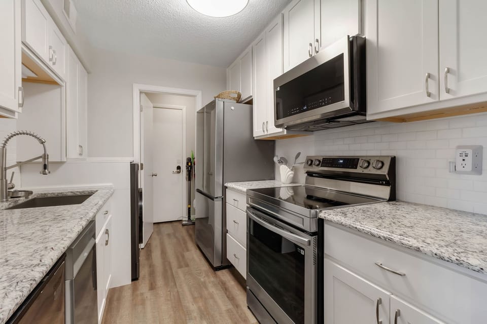 Villa, Multiple Beds, Balcony, Garden View (892 Ketch Court) | Private kitchen