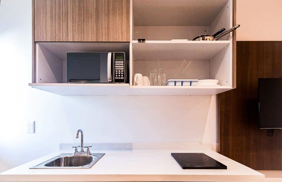 Well-equipped kitchenette