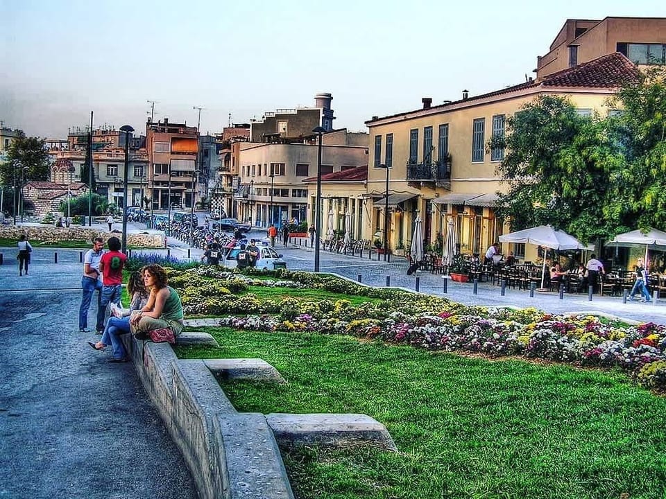 Charming Thiseio Neighborhood with Acropolis Views -10km away