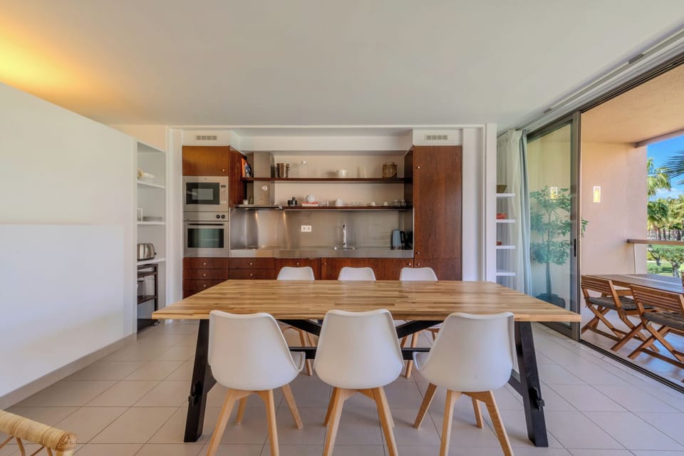 Deluxe Condo, Balcony, Garden View | Private kitchen | Fridge, microwave, oven, dishwasher