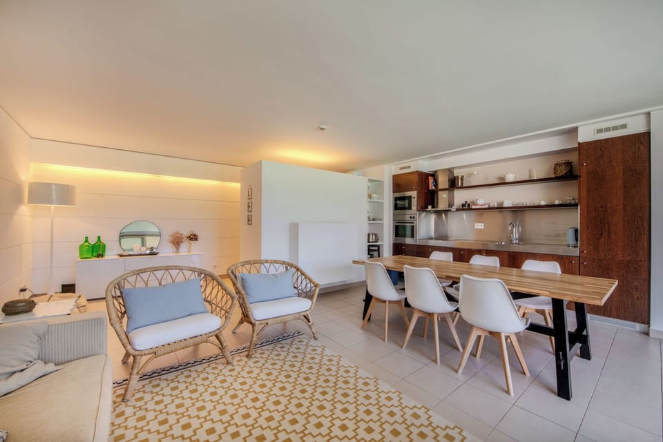 Deluxe Condo, Balcony, Garden View | Private kitchenette | Fridge, microwave, oven, dishwasher