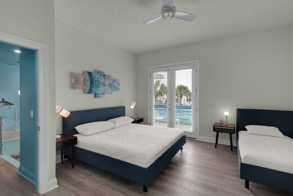 The upstairs king en-suite with private balcony is great for the little ones
