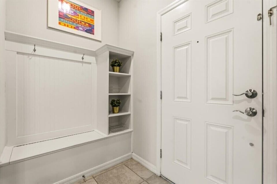 987 Paradise Drive (12).jpg