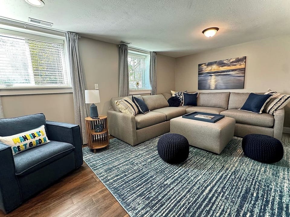 The Garden Level Living Room has plenty of seating and Queen sofa bed.