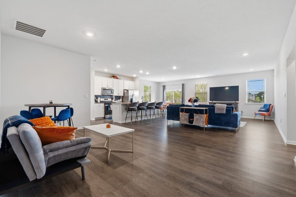 Living Room | Open Layout | TV & Kitchen Access