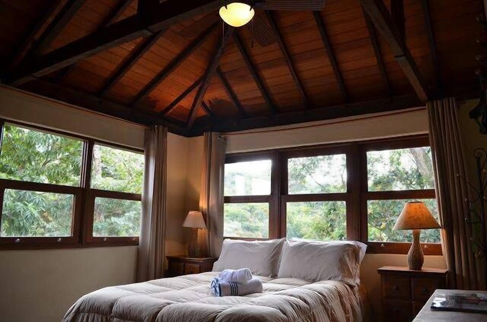 Minibar, blackout drapes, free WiFi, bed sheets