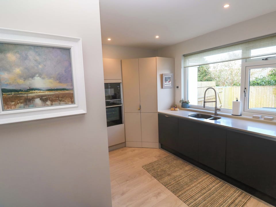 Cottage | Private kitchen | Cookware/dishes/utensils