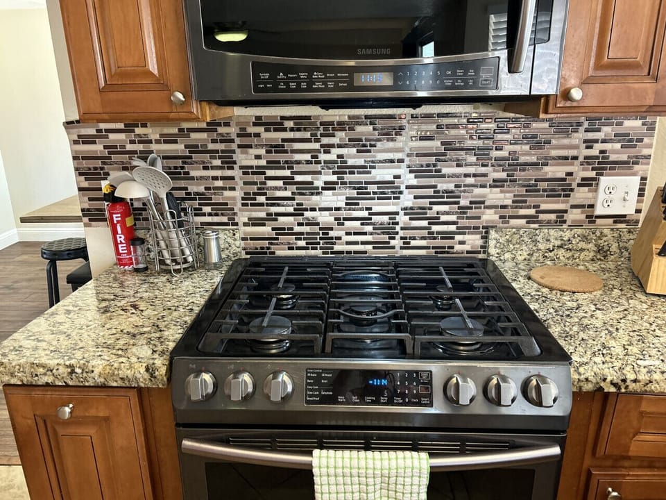 Gas stove
